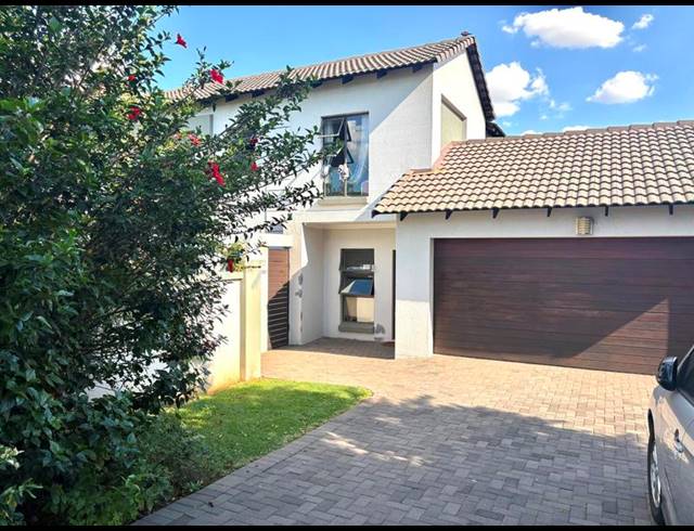 3 BEDROOM HOUSE FOR SALE IN MIDSTREAM HILL